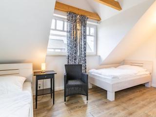 Holiday home in Greetsiel with barbecue - 1