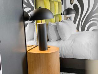 Symons Block Suite 8 - 5