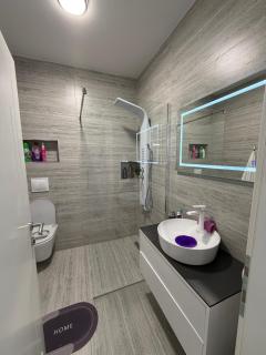 Genial Apartments - 8