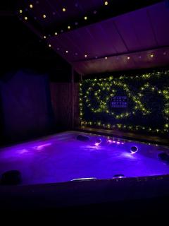 Cozy Pocono Home with a Hot Tub, Fire pit, Karaoke, Games and more! - 0