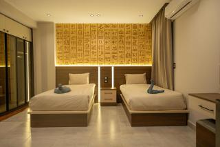 pyra pyramids view inn - 2