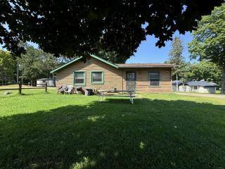 Cedar Cove Cabin 1 - 0