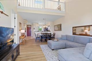 Spacious 2BR condo with lanai & pool - 4
