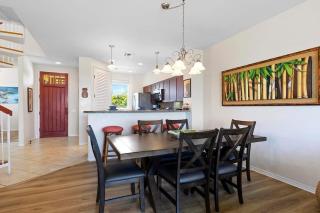 Spacious 2BR condo with lanai & pool - 1