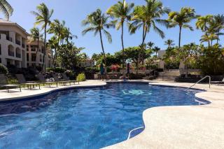 Tropical 1BR condo with pool & private lanai - 4