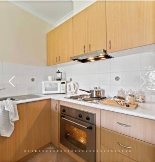 Luxurious apartment- pool- spa- walk to foreshore and town centre - 6