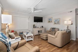 Relaxing 2 Bedroom Salty Sands Condo Mid-Town Ocean City! - 9