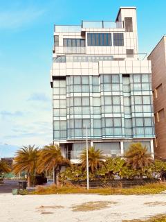 Rise & Shine Hotel - 9