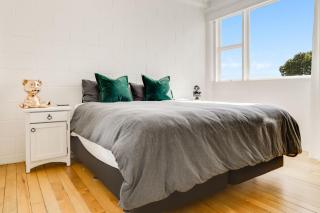 Hosts on the Coast The Whitianga Loft - 9