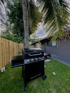 20 OFF Golden Hour BBQ 10 MIN Beach Airport FL - 9