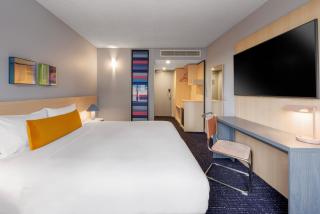 lyf on Elizabeth Melbourne - 3