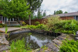 Entire three bedroom cozy home near lake, one hour from Toronto - 6