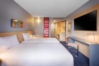 lyf on Elizabeth Melbourne - 5