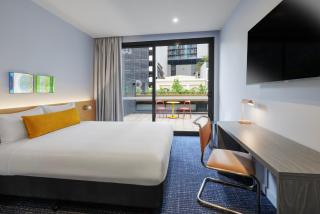 lyf on Elizabeth Melbourne - 4