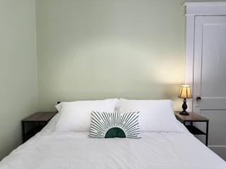 DC Area Bungalow Near Shops and Dining home - 6