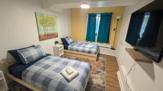 Comfy Apartment Steps from Downtown Fun, Unit #1 - 9