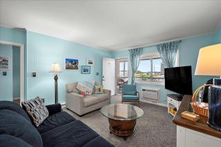 3 Bedroom 4th Floor Condo in Severn 1, Steps to the Beach! - 6