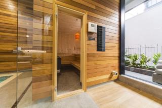 Sky Tower Views 2BR Retreat With FREE Pool Sauna Gym - 7