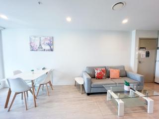 Sky Tower Views 2BR Retreat With FREE Pool Sauna Gym - 2