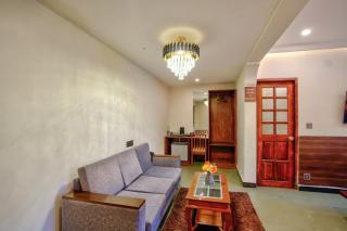 Dimaru Boutique Courtyard - 6