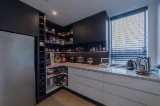 Stylish Home w- Private Spa Indoor & Outdoor Fire - 5