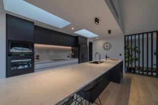 Stylish Home w- Private Spa Indoor & Outdoor Fire - 1