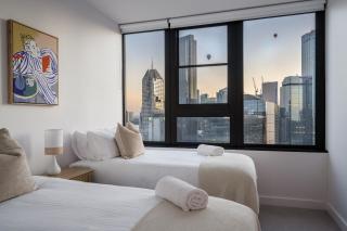 Sunrise River View 2BR CBD Apartment, Free Parking, Family & Work Friendly - 6