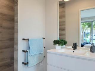 Hosts on the Coast Skippers Landing - 8