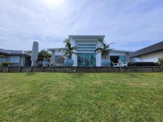 Hosts on the Coast Skippers Landing - 0