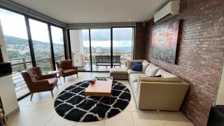 Stylish Stay with Stunning Views - Escalon - 0