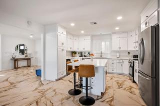 Ranch Style Home with Pool, Hot Tub, BBQ Near Strip - 8