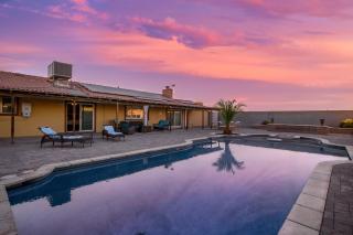 Ranch Style Home with Pool, Hot Tub, BBQ Near Strip - 1