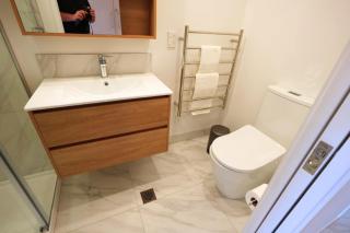 Stylish City Apartment Near Te Kaha - 4