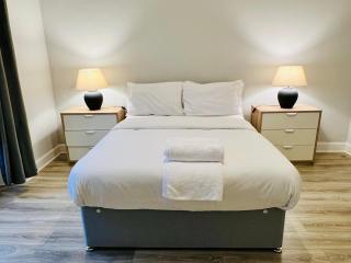 Cozy 2 Bed Apartment Just Minutes from Glasgow Airport - 4