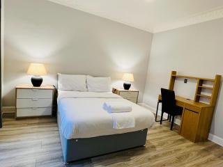 Cozy 2 Bed Apartment Just Minutes from Glasgow Airport - 2