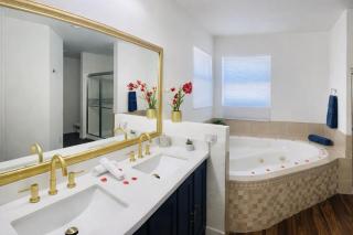 Family Home 4BR with Pool, Jacuzzi, Parking & Free WiFi - 2