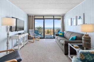 Beautiful 2 Bedroom Just Steps from The Beach! - 7