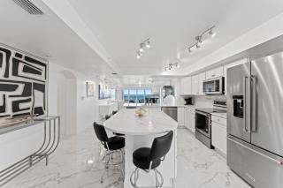 Flores Ocean Suites 402 - 9