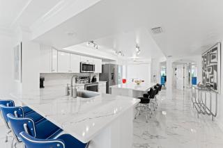 Flores Ocean Suites 402 - 5