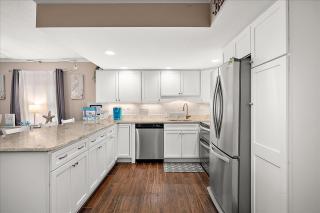 Gorgeous, Newly Renovated 2-Bedroom Condo at Sea Lodge! - 4