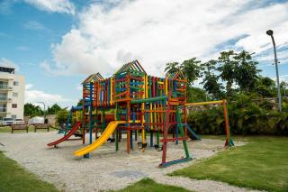 Coastal Dreamscape Chic 2BR Near Airport Pool - 8