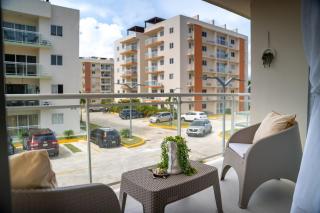 Coastal Dreamscape Chic 2BR Near Airport Pool - 6