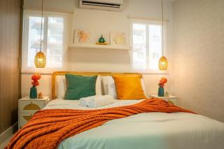 Coastal Dreamscape Chic 2BR Near Airport Pool - 3