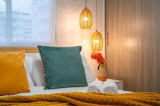 Coastal Dreamscape Chic 2BR Near Airport Pool - 1