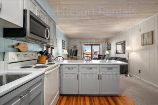 Beautiful Canal Views from this Cozy 2 Bedroom Condo! - 6