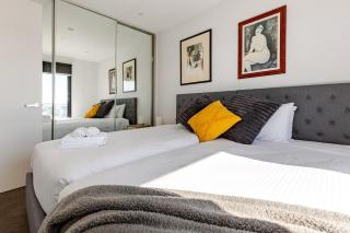 Stylish 2BR Apartment with Scenic Views - 8