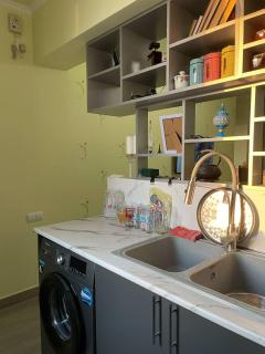 Relax in a Modern & Comfortable Apartment Near the City Center - 6