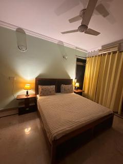 Stylish 1-Bed Apartment in F-11 Markaz - 4