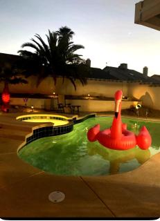 Family Home 4BR with Pool, Jacuzzi, Parking & Free WiFi - 8