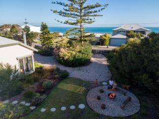 Chiton Cottage by the Sea - Restaurants, Bikes, Pets - 0